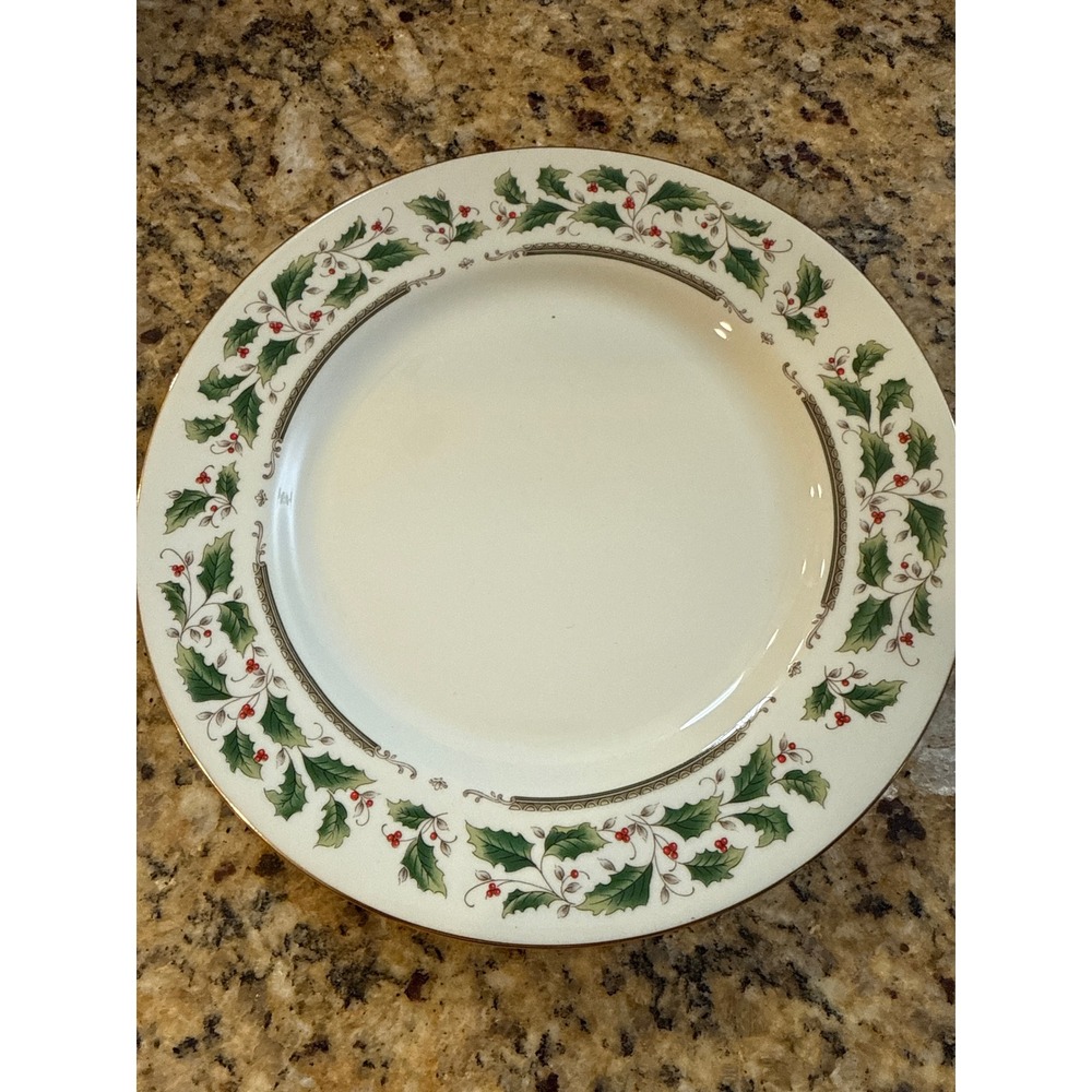 Royal Limited‎ Holly Holiday Salad Dessert Plate 7.5 Inch Fine China Japan Gold
